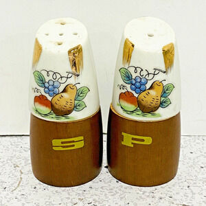 Salt and Pepper Shakers Set vintage retro mid century 1960s Japan kitchen kitsch
